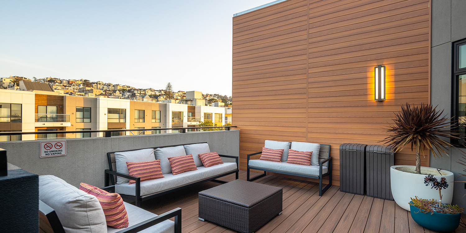 TAKE IN THE VIEWS OF SAN FRANCISCO FROM OUR ROOFTOP