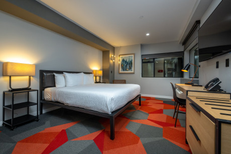 Infinity Hotel San Francisco - Guest Room showcasing Comfortable Bed